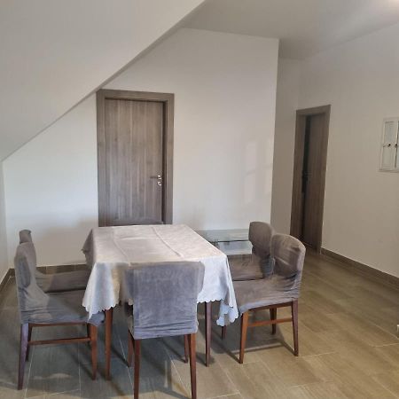 Sosto Apartman เซแกชแฟเฮร์วาร์ ภายนอก รูปภาพ