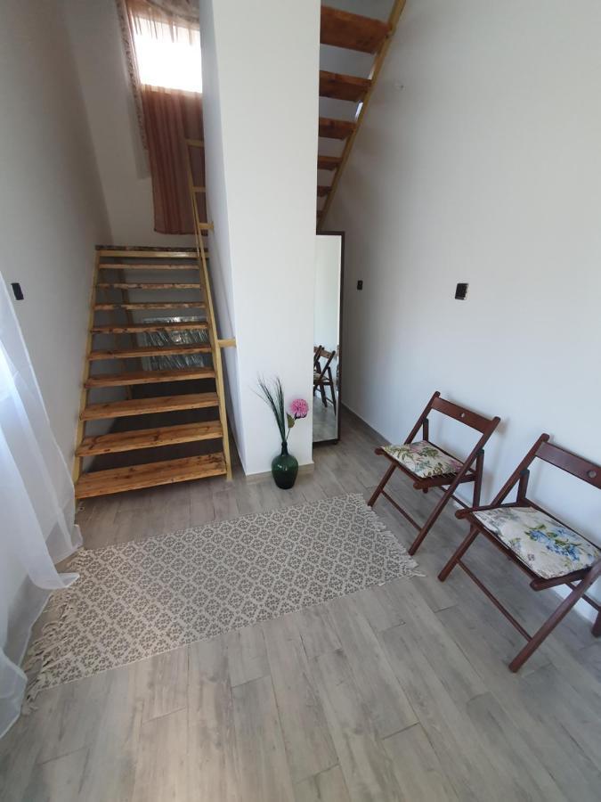 Sosto Apartman เซแกชแฟเฮร์วาร์ ภายนอก รูปภาพ